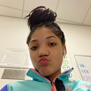 Meet your Posher, Romeilys